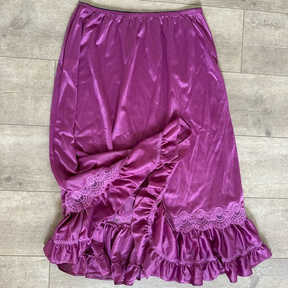 Vintage 80s JCPenney Half Slip Romantic Lace Ruffle Royalcore Skirt - Picture 4 of 8